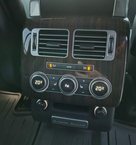 Чорний Ленд Ровер Рендж Ровер, об'ємом двигуна 3 л та пробігом 180 тис. км за 29999 $, фото 39 на Automoto.ua