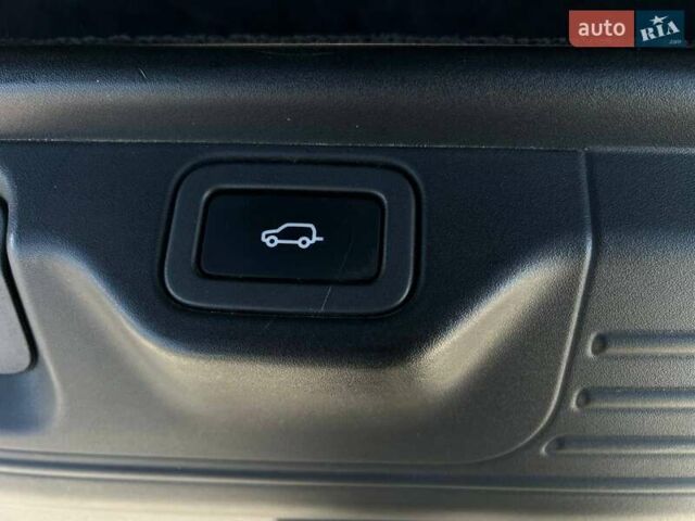 Ленд Ровер Рендж Ровер 2016 у Києві на Automoto.ua Чорний Ленд Ровер Рендж Ровер, об'ємом двигуна 2.99 л та пробігом 145 тис. км за 35500 $, фото 57 на Automoto.ua