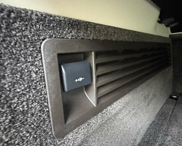 Чорний Ленд Ровер Рендж Ровер, об'ємом двигуна 2.99 л та пробігом 143 тис. км за 39999 $, фото 30 на Automoto.ua