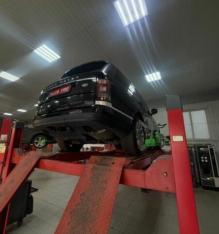 Чорний Ленд Ровер Рендж Ровер, об'ємом двигуна 3 л та пробігом 206 тис. км за 24200 $, фото 4 на Automoto.ua