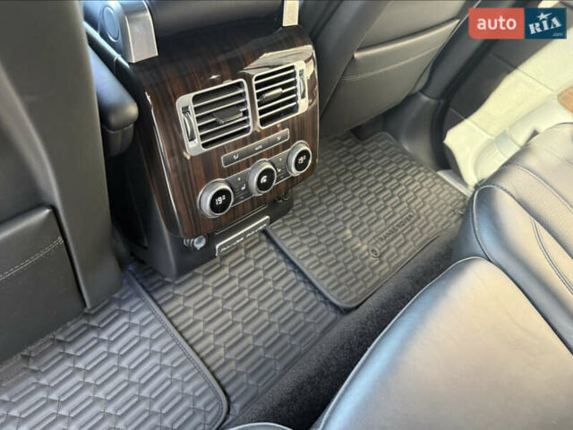 Чорний Ленд Ровер Рендж Ровер, об'ємом двигуна 5 л та пробігом 79 тис. км за 45000 $, фото 18 на Automoto.ua