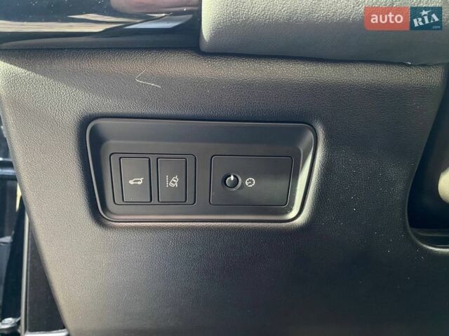 Чорний Ленд Ровер Рендж Ровер, об'ємом двигуна 5 л та пробігом 152 тис. км за 27900 $, фото 12 на Automoto.ua