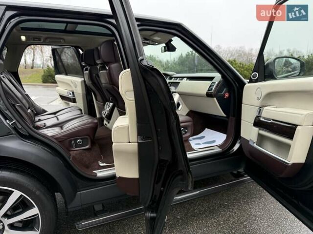Чорний Ленд Ровер Рендж Ровер, об'ємом двигуна 5 л та пробігом 162 тис. км за 39999 $, фото 25 на Automoto.ua