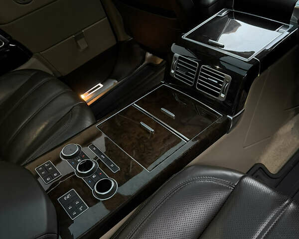 Черный Ленд Ровер Рендж Ровер, объемом двигателя 5 л и пробегом 155 тыс. км за 39900 $, фото 21 на Automoto.ua