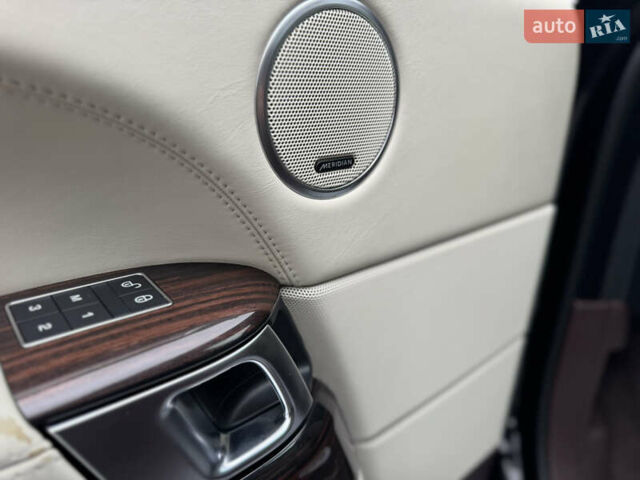 Черный Ленд Ровер Рендж Ровер, объемом двигателя 4.37 л и пробегом 188 тыс. км за 43000 $, фото 78 на Automoto.ua