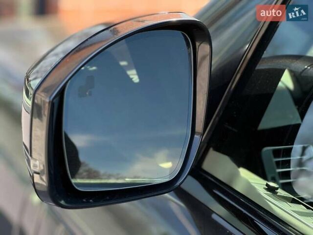 Ленд Ровер Рендж Ровер 2016 у Києві на Automoto.ua Чорний Ленд Ровер Рендж Ровер, об'ємом двигуна 2.99 л та пробігом 145 тис. км за 35500 $, фото 16 на Automoto.ua