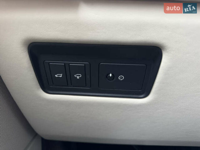 Черный Ленд Ровер Рендж Ровер, объемом двигателя 4.37 л и пробегом 188 тыс. км за 43000 $, фото 46 на Automoto.ua