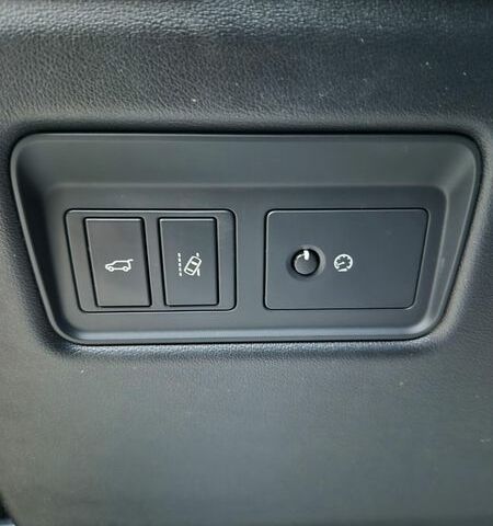 Чорний Ленд Ровер Рендж Ровер, об'ємом двигуна 3 л та пробігом 180 тис. км за 29999 $, фото 28 на Automoto.ua