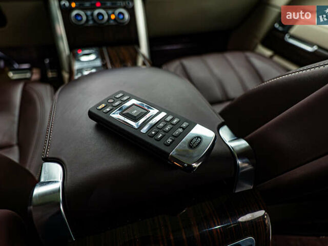 Чорний Ленд Ровер Рендж Ровер, об'ємом двигуна 4.4 л та пробігом 157 тис. км за 46153 $, фото 27 на Automoto.ua