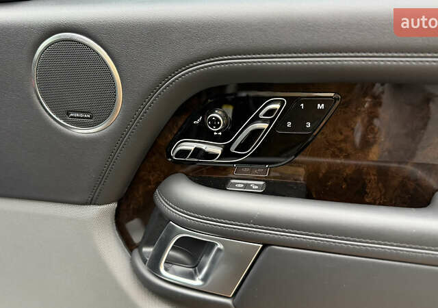 Чорний Ленд Ровер Рендж Ровер, об'ємом двигуна 5 л та пробігом 103 тис. км за 62000 $, фото 21 на Automoto.ua