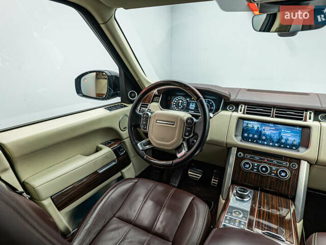 Чорний Ленд Ровер Рендж Ровер, об'ємом двигуна 4.4 л та пробігом 157 тис. км за 46153 $, фото 13 на Automoto.ua