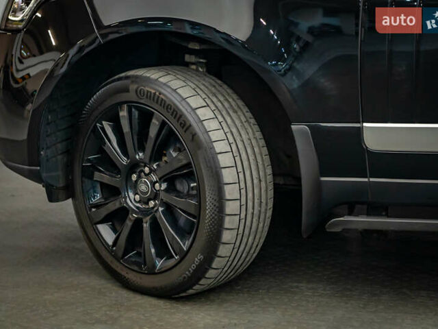 Чорний Ленд Ровер Рендж Ровер, об'ємом двигуна 4.4 л та пробігом 157 тис. км за 46153 $, фото 10 на Automoto.ua