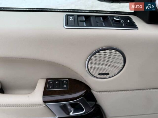 Чорний Ленд Ровер Рендж Ровер, об'ємом двигуна 4.4 л та пробігом 168 тис. км за 52940 $, фото 16 на Automoto.ua