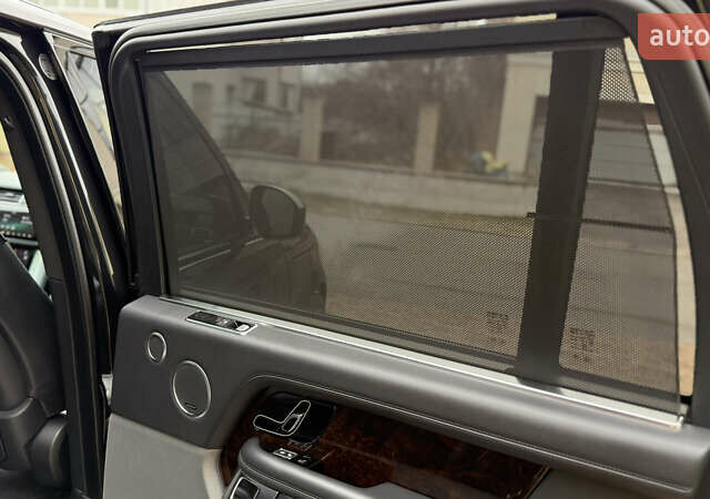 Чорний Ленд Ровер Рендж Ровер, об'ємом двигуна 5 л та пробігом 103 тис. км за 62000 $, фото 30 на Automoto.ua