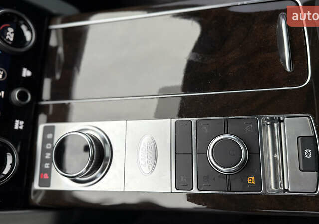 Чорний Ленд Ровер Рендж Ровер, об'ємом двигуна 5 л та пробігом 103 тис. км за 62000 $, фото 48 на Automoto.ua