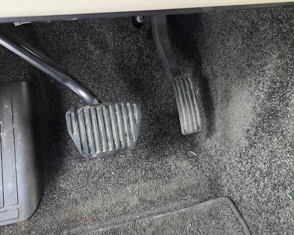 Черный Ленд Ровер Рендж Ровер, объемом двигателя 3 л и пробегом 161 тыс. км за 28000 $, фото 15 на Automoto.ua