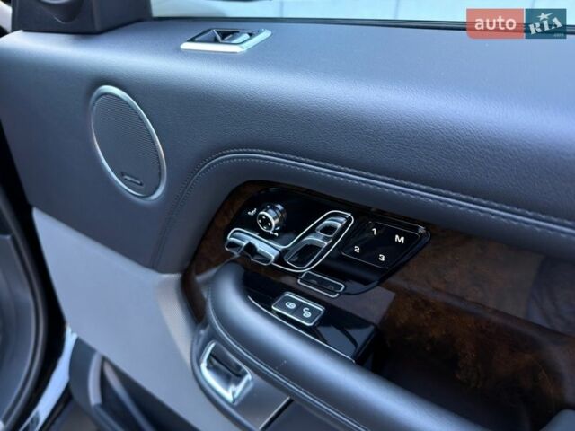 Черный Ленд Ровер Рендж Ровер, объемом двигателя 5 л и пробегом 105 тыс. км за 52000 $, фото 48 на Automoto.ua