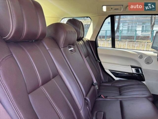 Чорний Ленд Ровер Рендж Ровер, об'ємом двигуна 4.4 л та пробігом 168 тис. км за 49840 $, фото 40 на Automoto.ua