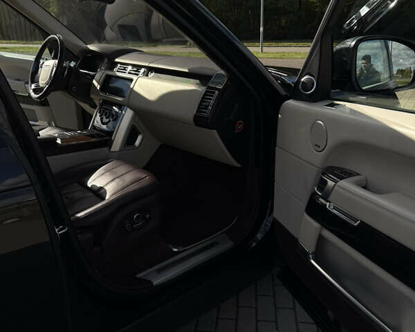 Черный Ленд Ровер Рендж Ровер, объемом двигателя 4.4 л и пробегом 108 тыс. км за 65000 $, фото 8 на Automoto.ua