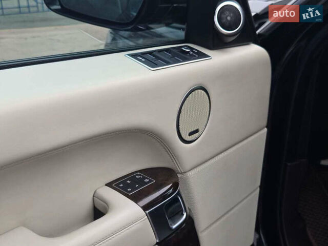 Чорний Ленд Ровер Рендж Ровер, об'ємом двигуна 4.4 л та пробігом 134 тис. км за 53999 $, фото 11 на Automoto.ua