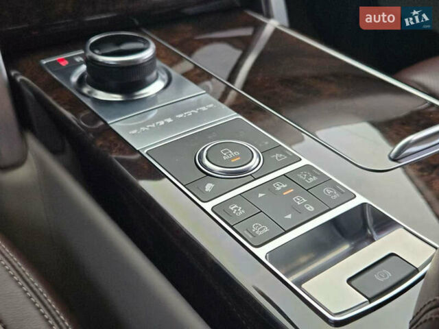 Чорний Ленд Ровер Рендж Ровер, об'ємом двигуна 4.4 л та пробігом 134 тис. км за 53999 $, фото 32 на Automoto.ua