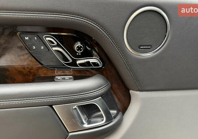 Чорний Ленд Ровер Рендж Ровер, об'ємом двигуна 5 л та пробігом 103 тис. км за 62000 $, фото 16 на Automoto.ua