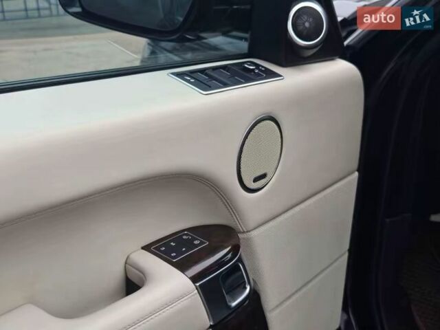 Чорний Ленд Ровер Рендж Ровер, об'ємом двигуна 4.4 л та пробігом 134 тис. км за 46999 $, фото 11 на Automoto.ua