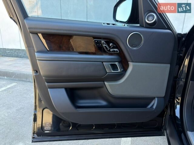 Черный Ленд Ровер Рендж Ровер, объемом двигателя 5 л и пробегом 105 тыс. км за 52000 $, фото 38 на Automoto.ua