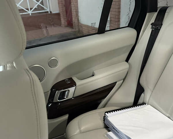 Черный Ленд Ровер Рендж Ровер, объемом двигателя 2.99 л и пробегом 197 тыс. км за 34500 $, фото 6 на Automoto.ua