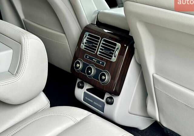 Чорний Ленд Ровер Рендж Ровер, об'ємом двигуна 3 л та пробігом 211 тис. км за 34999 $, фото 38 на Automoto.ua