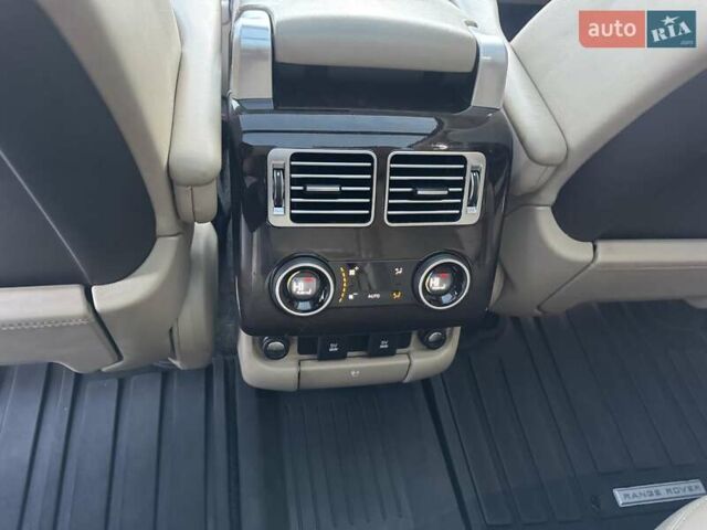 Чорний Ленд Ровер Рендж Ровер, об'ємом двигуна 2.99 л та пробігом 183 тис. км за 53900 $, фото 115 на Automoto.ua