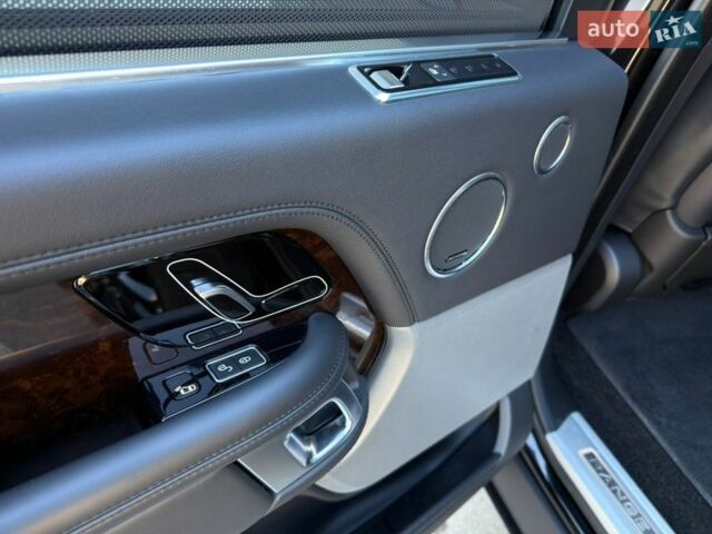 Черный Ленд Ровер Рендж Ровер, объемом двигателя 5 л и пробегом 105 тыс. км за 52000 $, фото 43 на Automoto.ua