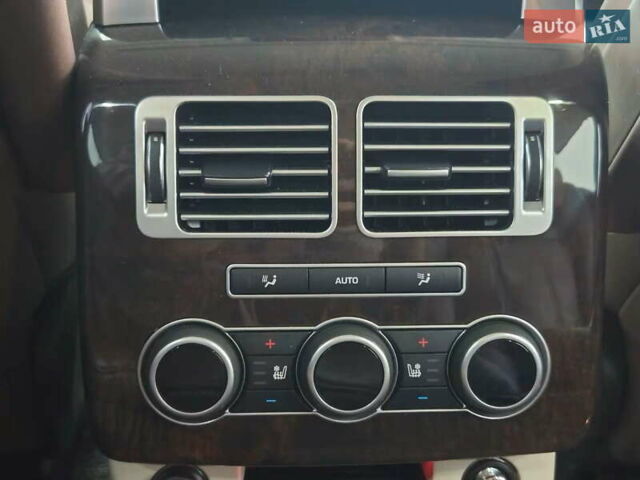 Чорний Ленд Ровер Рендж Ровер, об'ємом двигуна 4.4 л та пробігом 134 тис. км за 49999 $, фото 29 на Automoto.ua