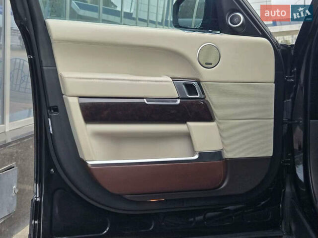 Чорний Ленд Ровер Рендж Ровер, об'ємом двигуна 4.4 л та пробігом 134 тис. км за 53999 $, фото 10 на Automoto.ua