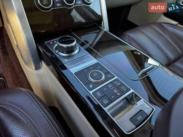 Чорний Ленд Ровер Рендж Ровер, об'ємом двигуна 4.4 л та пробігом 168 тис. км за 49840 $, фото 29 на Automoto.ua