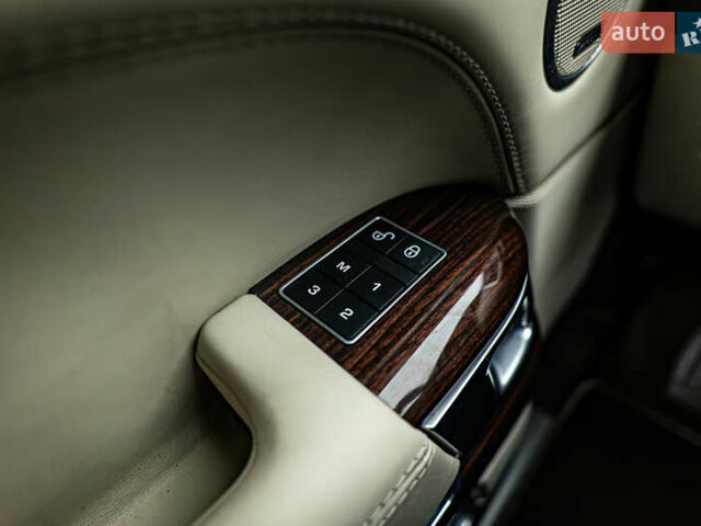 Чорний Ленд Ровер Рендж Ровер, об'ємом двигуна 4.4 л та пробігом 157 тис. км за 46153 $, фото 18 на Automoto.ua