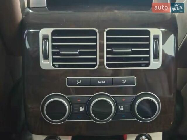 Чорний Ленд Ровер Рендж Ровер, об'ємом двигуна 4.4 л та пробігом 134 тис. км за 46999 $, фото 28 на Automoto.ua