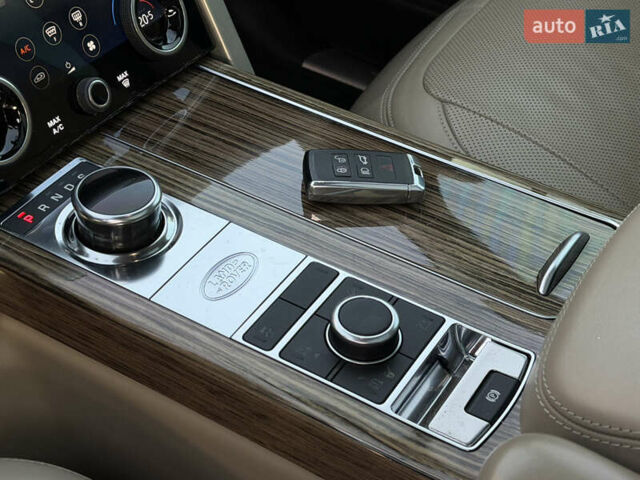 Чорний Ленд Ровер Рендж Ровер, об'ємом двигуна 3 л та пробігом 135 тис. км за 44999 $, фото 21 на Automoto.ua