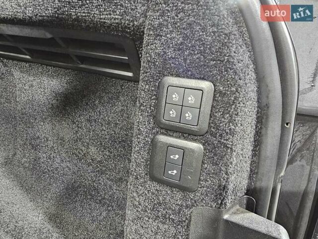 Чорний Ленд Ровер Рендж Ровер, об'ємом двигуна 5 л та пробігом 129 тис. км за 68999 $, фото 10 на Automoto.ua