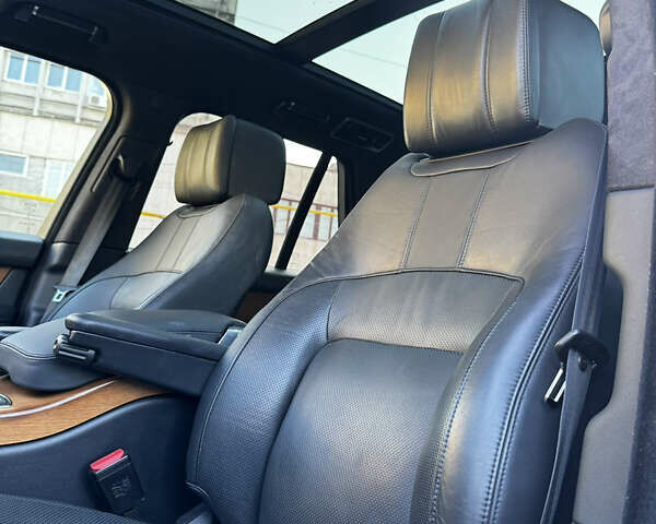 Черный Ленд Ровер Рендж Ровер, объемом двигателя 2.99 л и пробегом 136 тыс. км за 53999 $, фото 9 на Automoto.ua