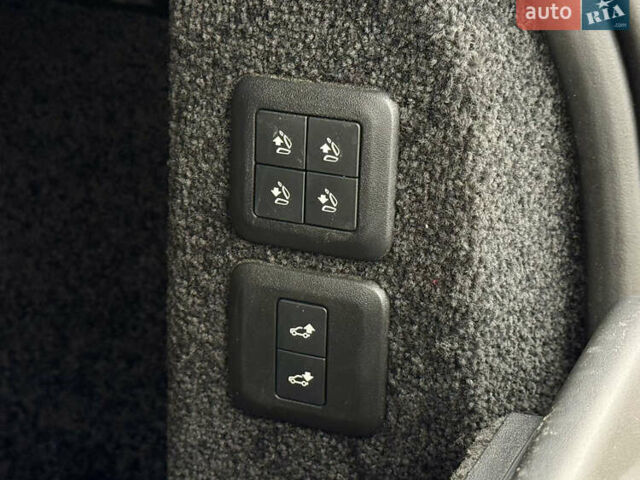 Чорний Ленд Ровер Рендж Ровер, об'ємом двигуна 5 л та пробігом 48 тис. км за 59900 $, фото 33 на Automoto.ua