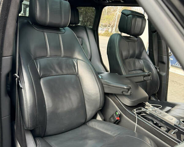 Чорний Ленд Ровер Рендж Ровер, об'ємом двигуна 4.37 л та пробігом 172 тис. км за 65500 $, фото 31 на Automoto.ua