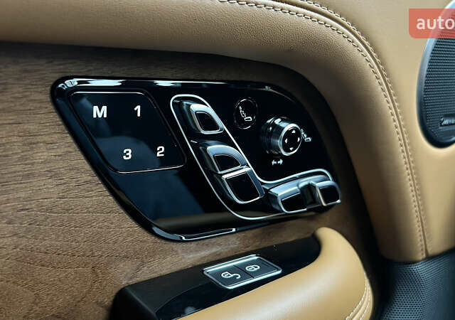 Черный Ленд Ровер Рендж Ровер, объемом двигателя 4.37 л и пробегом 90 тыс. км за 69000 $, фото 24 на Automoto.ua