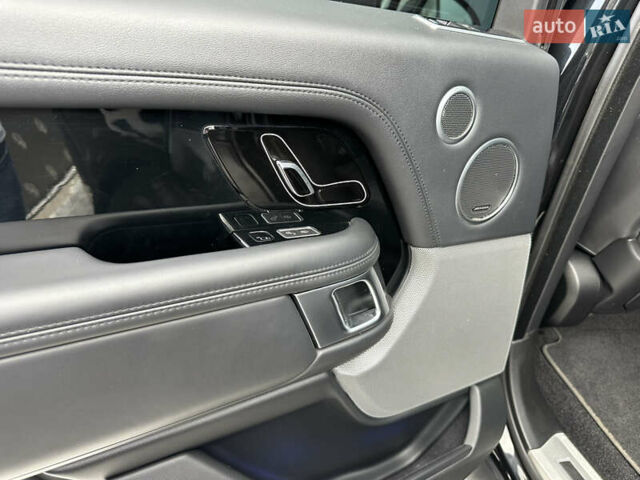 Ленд Ровер Рендж Ровер 2018 в Киеве на Automoto.ua Черный Ленд Ровер Рендж Ровер, объемом двигателя 5 л и пробегом 134 тыс. км за 55500 $, фото 18 на Automoto.ua