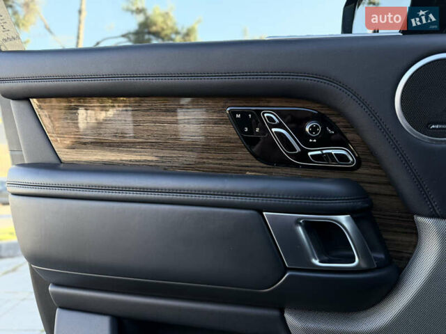 Чорний Ленд Ровер Рендж Ровер, об'ємом двигуна 2.99 л та пробігом 174 тис. км за 58900 $, фото 25 на Automoto.ua