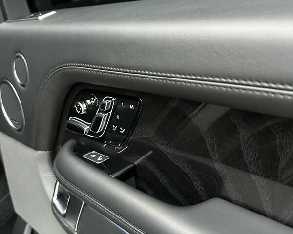 Черный Ленд Ровер Рендж Ровер, объемом двигателя 4.4 л и пробегом 193 тыс. км за 62000 $, фото 38 на Automoto.ua