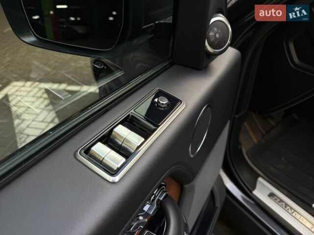 Чорний Ленд Ровер Рендж Ровер, об'ємом двигуна 2.99 л та пробігом 138 тис. км за 53990 $, фото 10 на Automoto.ua