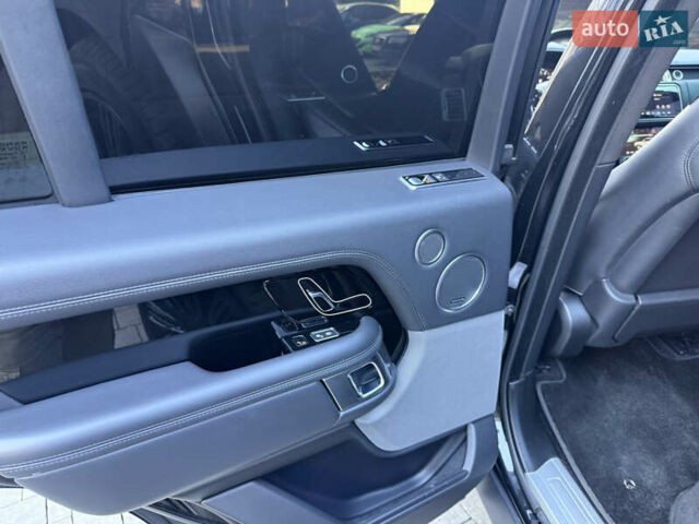 Черный Ленд Ровер Рендж Ровер, объемом двигателя 5 л и пробегом 95 тыс. км за 54000 $, фото 12 на Automoto.ua