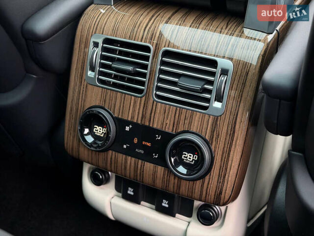 Чорний Ленд Ровер Рендж Ровер, об'ємом двигуна 2.99 л та пробігом 132 тис. км за 52900 $, фото 71 на Automoto.ua