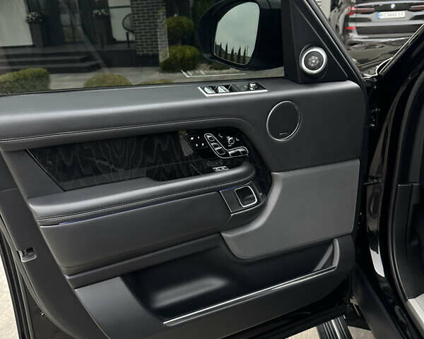 Черный Ленд Ровер Рендж Ровер, объемом двигателя 4.4 л и пробегом 193 тыс. км за 62000 $, фото 24 на Automoto.ua